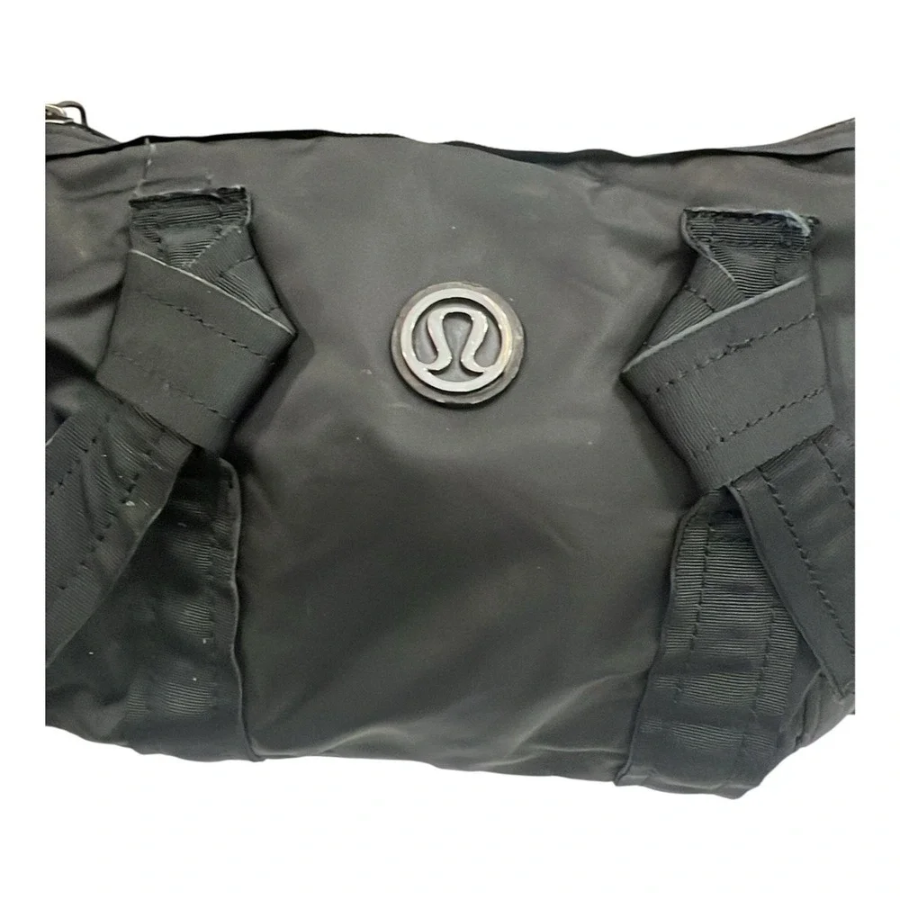 Lululemon Black Nylon Duffel Gym Travel Bag Shoulder Strap Logo Tote Bow